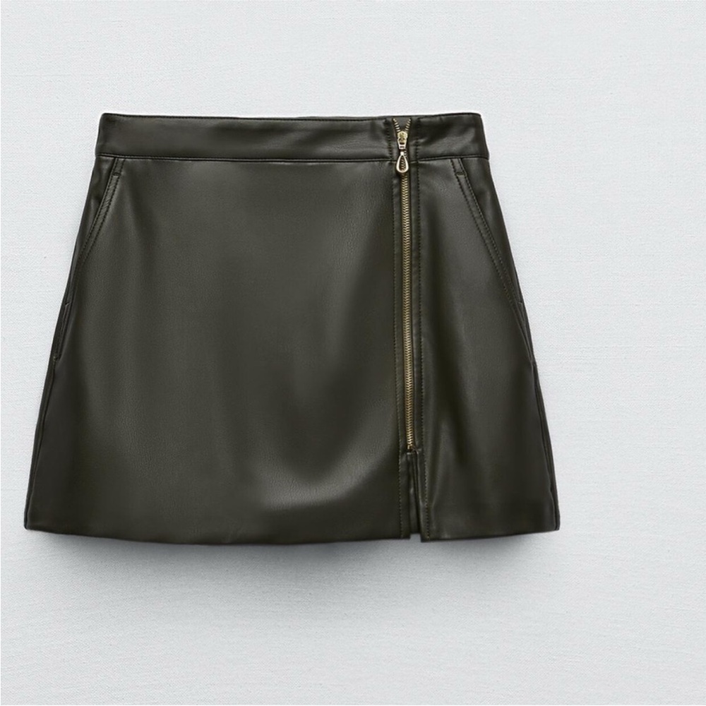 Zara Women’s Faux Leather Zip-Front Mini Skort - Olive Green